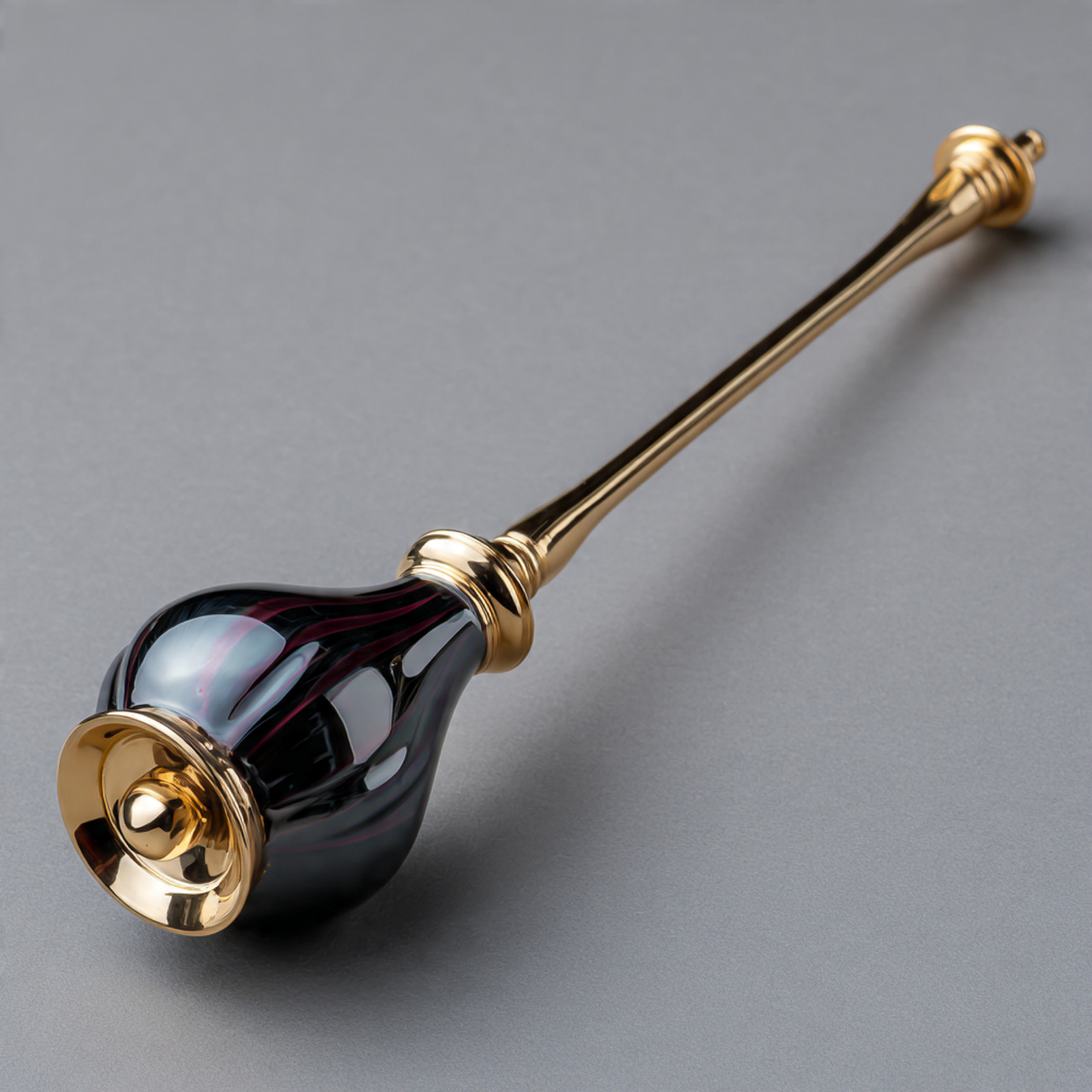 Candles & Fragrance (Atmosphere, Calm & Subtle Luxury) – Ravnora Decor