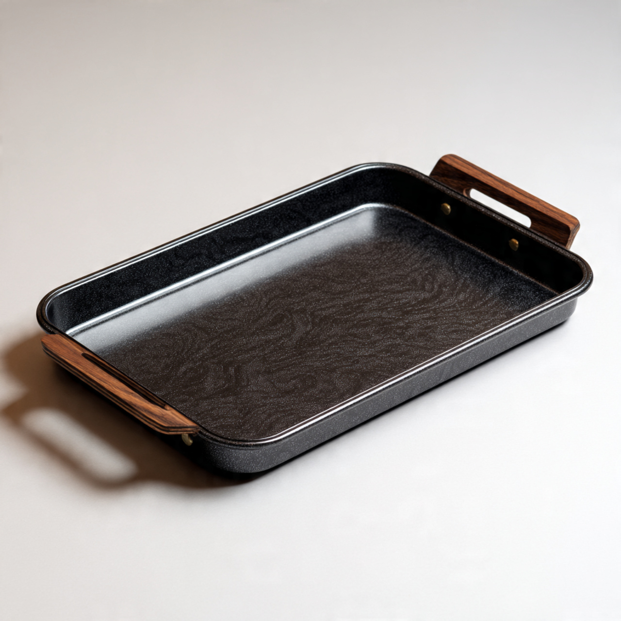 Candles & Fragrance (Atmosphere, Calm & Subtle Luxury) – Ravnora Decor