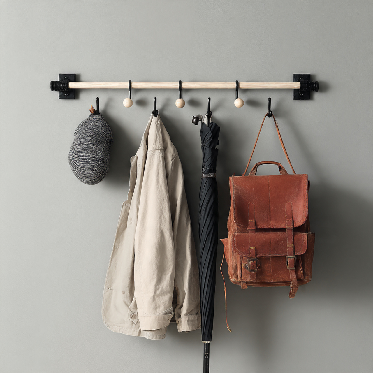 Entryway Essentials (Organized, Welcoming & Functional) – Ravnora Decor