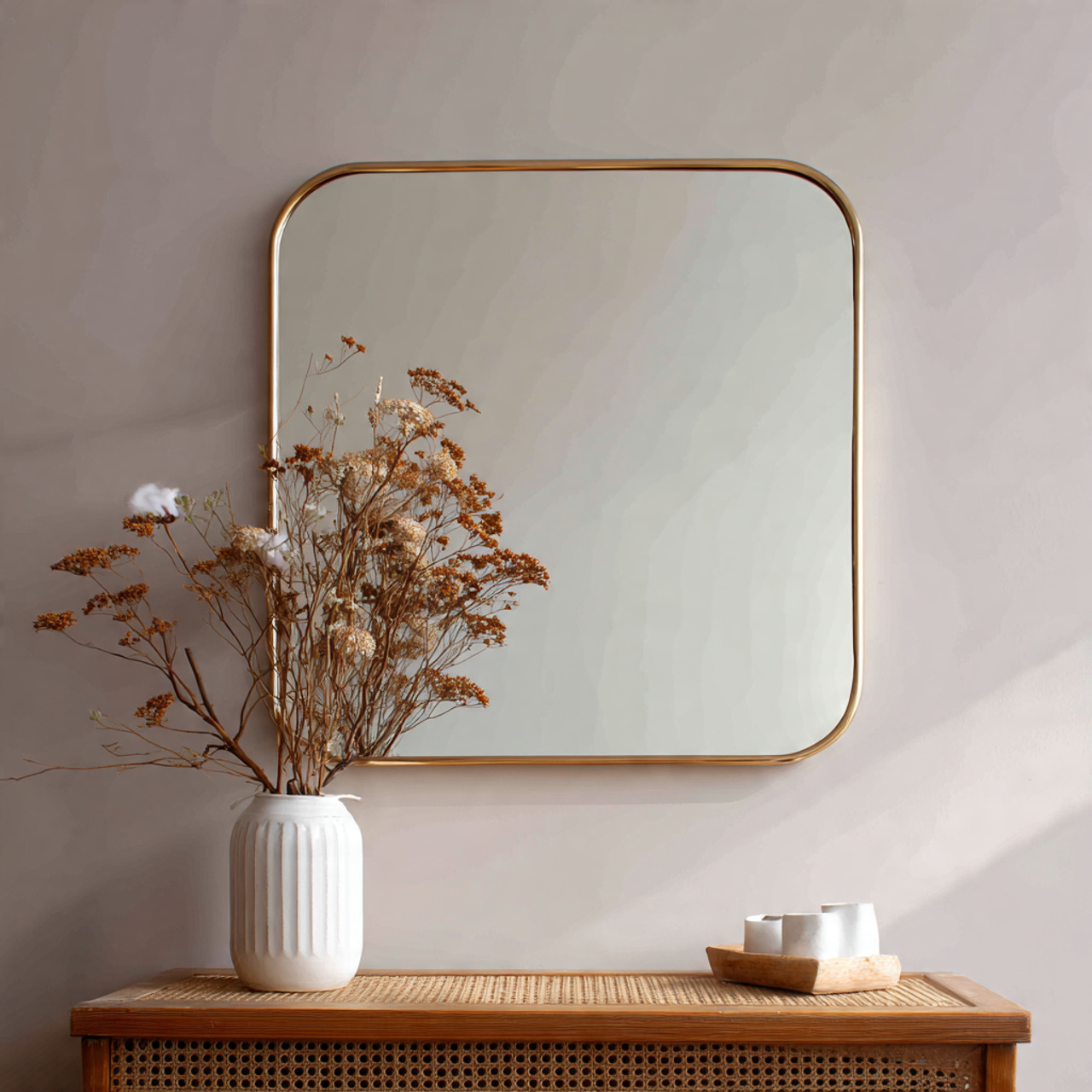 Mirrors & Reflective Accents (Light, Depth & Balance) – Ravnora Decor